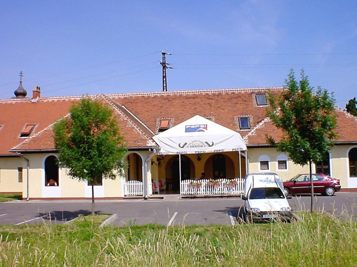 Halaszcsarda-Panzio Hotel Körmend Екстериор снимка